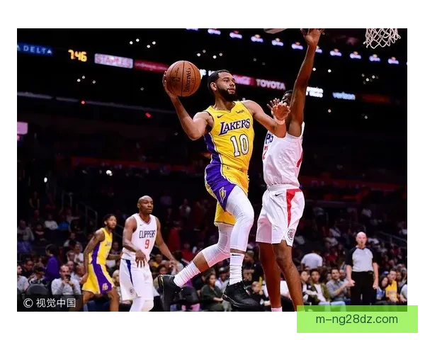 湖人险胜快船球员评分解析全景